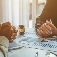 7 Ways Business Lawyers Brisbane Protect Companies from Contract Disputes